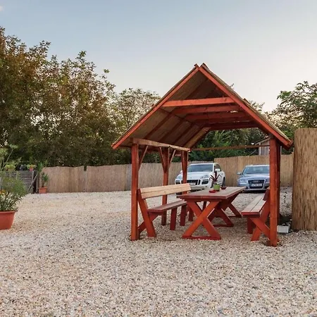 Appartamento Ivanhoe Apartman